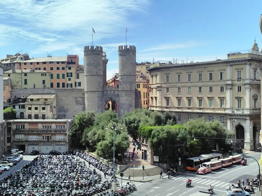 Porta Soprana: uno dei simboli di Genova