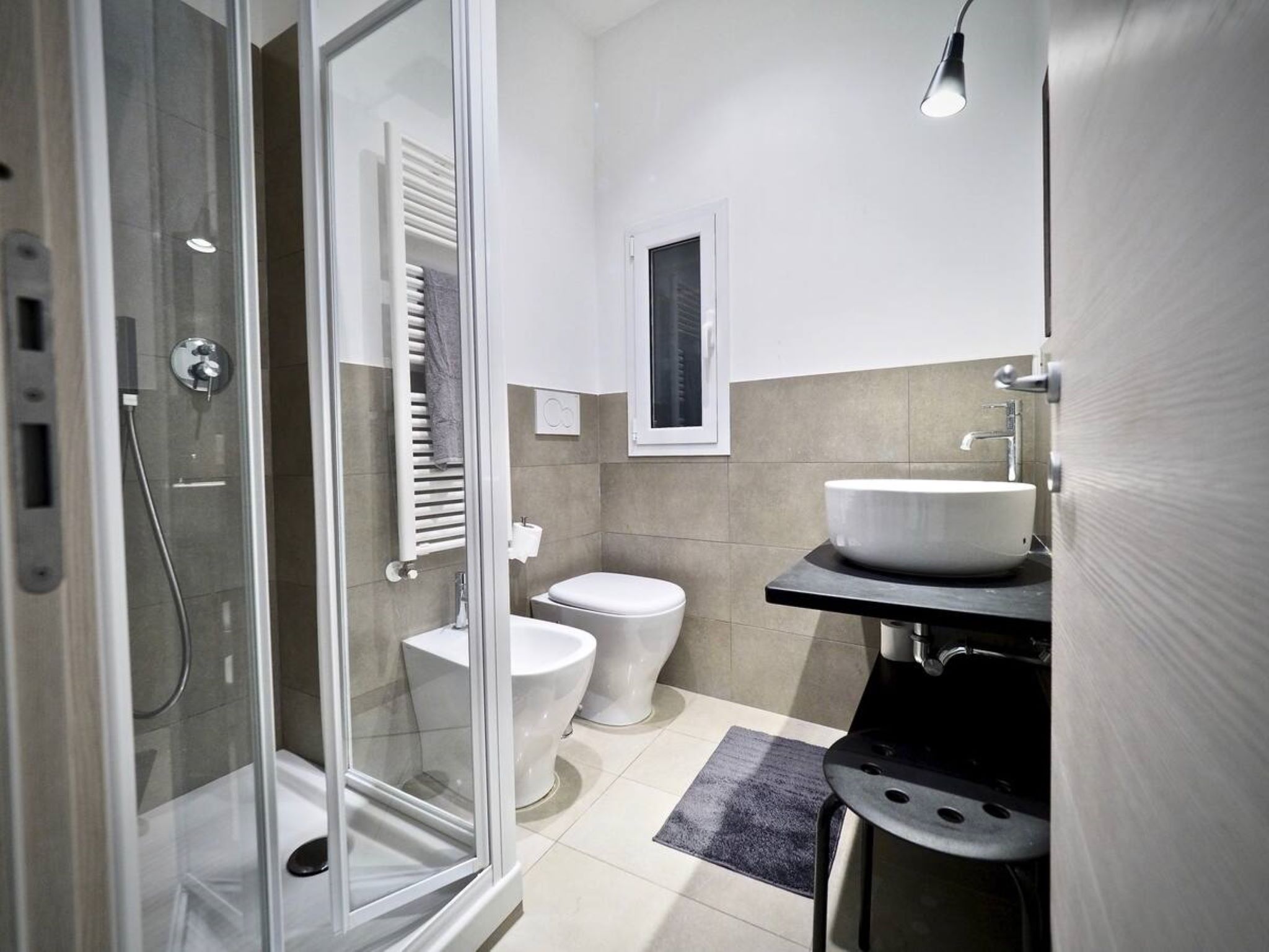 alloggio affitta camere soggiorno piazza dell'agnello casa genova gli appartamenti di ema bagno di servizio