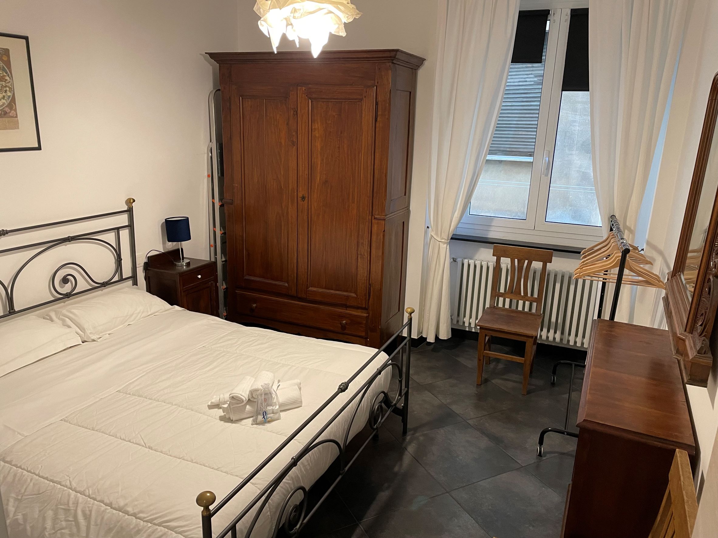 alloggio affitta camere soggiorno piazza dell'agnello casa genova gli appartamenti di ema camera