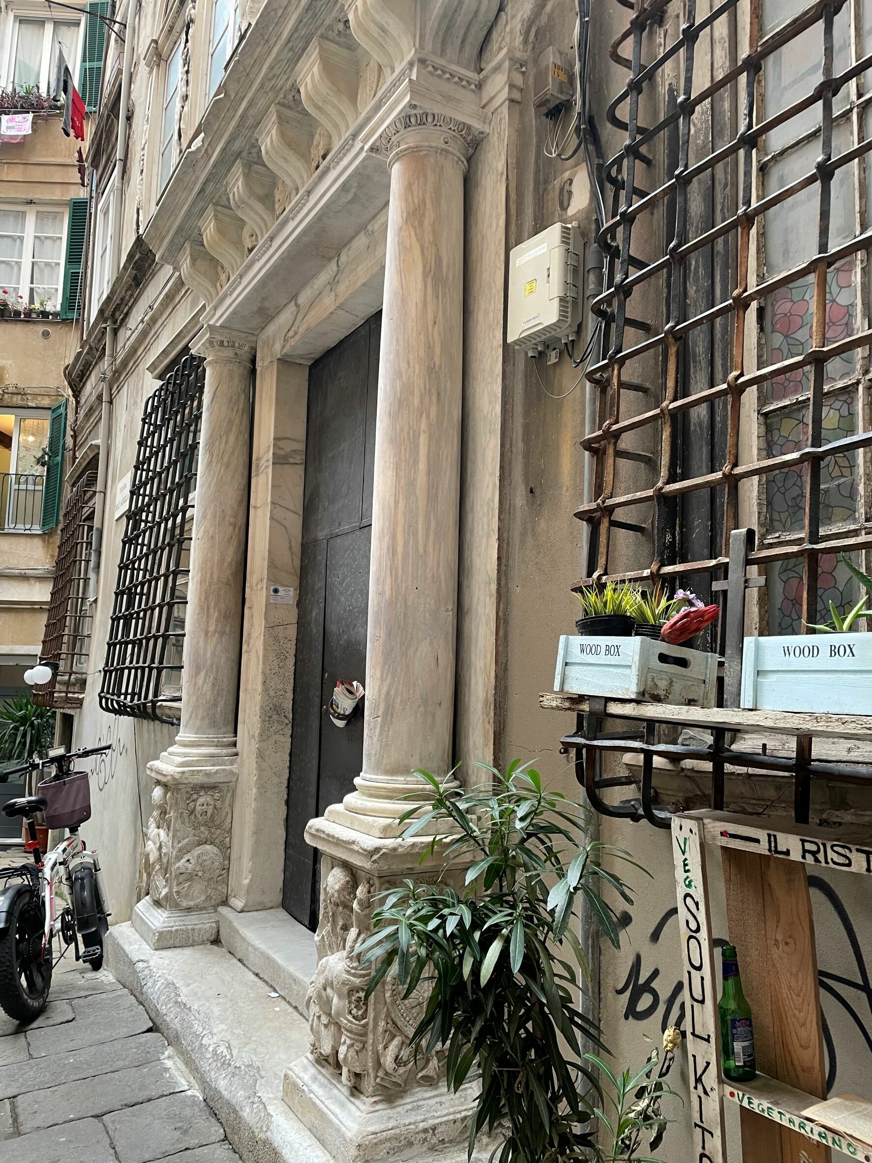 alloggio affitta camere soggiorno piazza dell'agnello casa genova gli appartamenti di ema palazzo 2